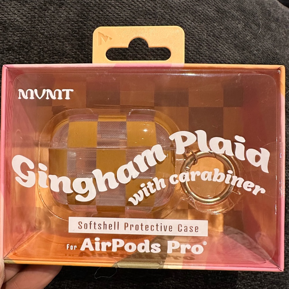 MVMT AirPod pro soft shell protective casa. Gingham plaid. NWT